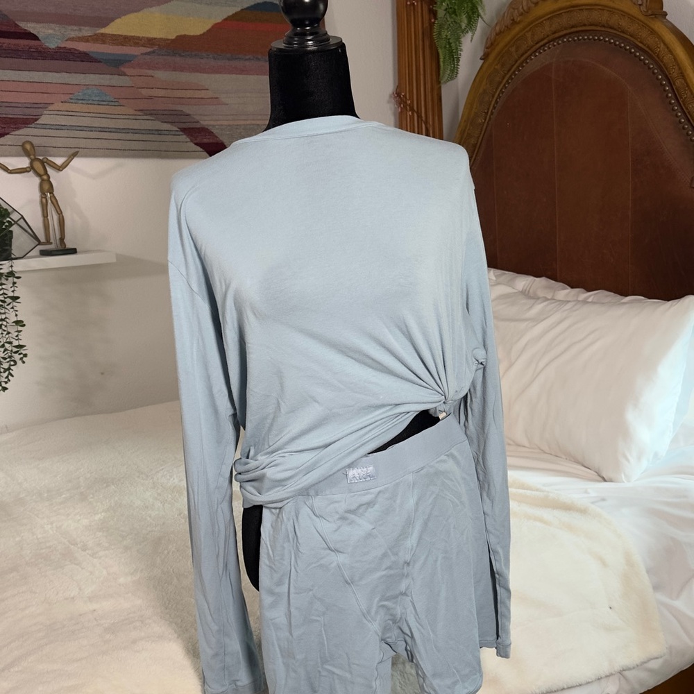 Skims Soft Blue Lounge Set Small - Picture 3 of 7